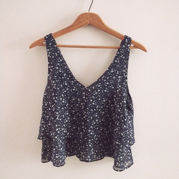✨3/$15 Garage | Navy Blue Floral Flowy Tank - Picture 1 of 1